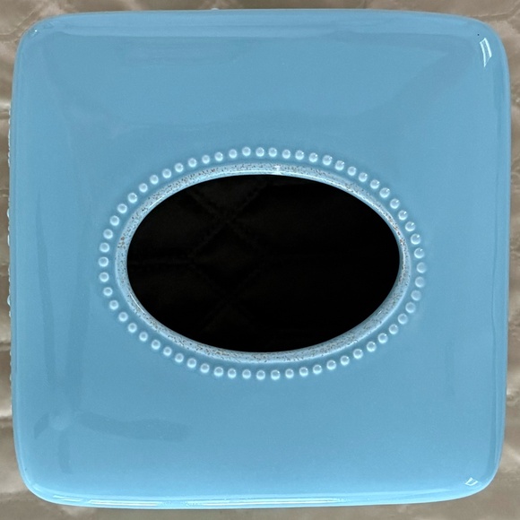 Lenox American by Design French Perle Groove Sq. Ceramic Tissue Holder- Ice Blue - Picture 7 of 10